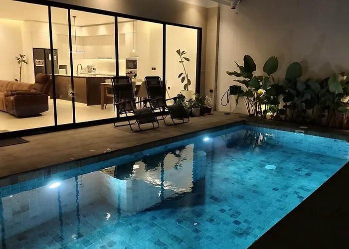 Quiet Enclosed Modern Villa