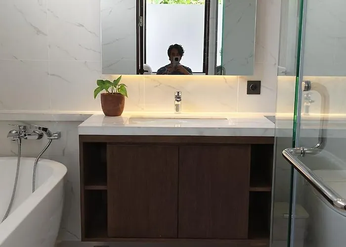 Quiet Enclosed Modern * Nusa Dua (Bali)
